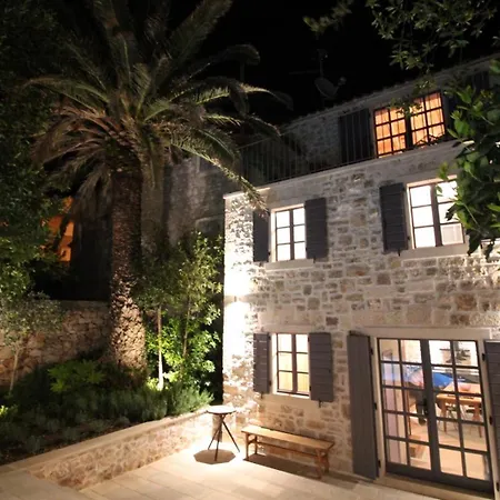Kuk Villa Bol
